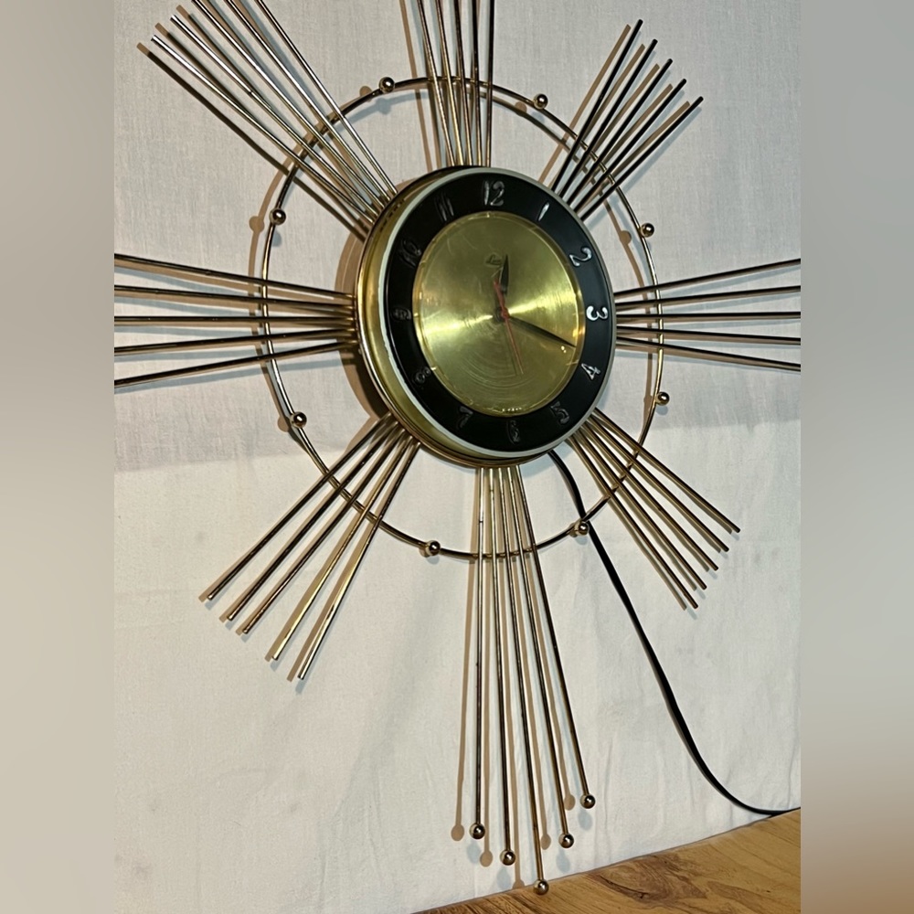 VINTAGE MCM LUX STARBURST CLOCK - WORKING